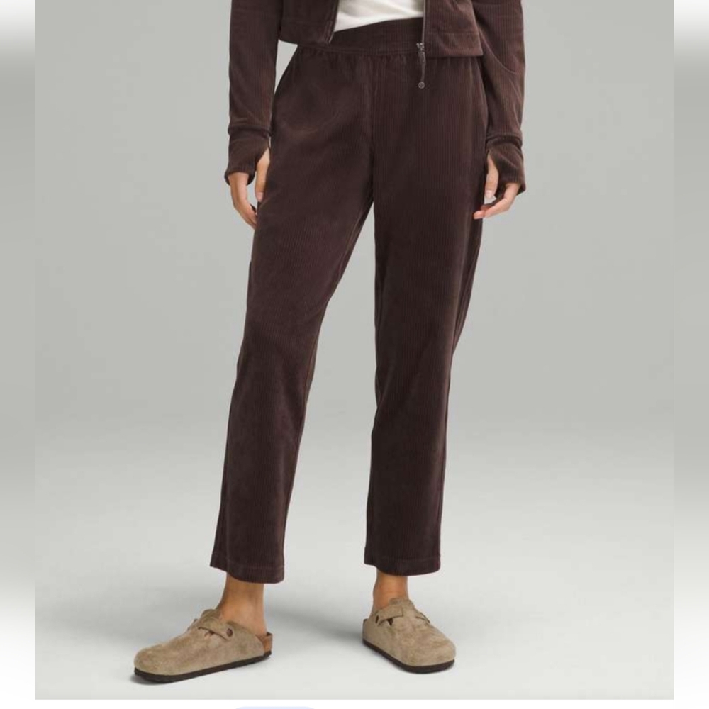 lululemon athletica Women's Cropped Corduroy Pants in Chocolate Brown